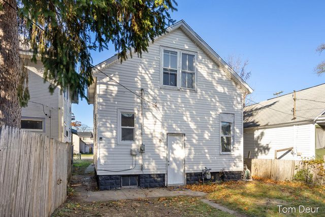 1138 Sanford Street, Muskegon, MI 49441