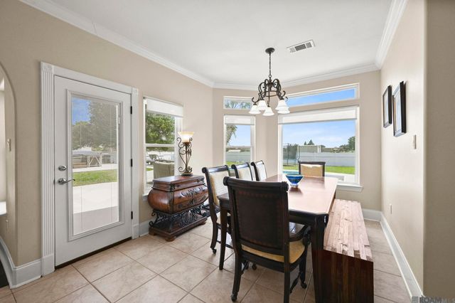7129 Pelican Crossing Dr, Gonzales, LA 70737