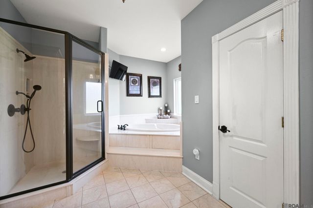 7129 Pelican Crossing Dr, Gonzales, LA 70737