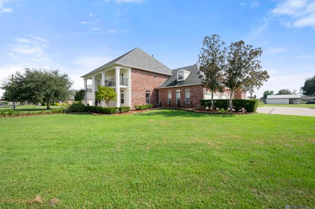 7129 Pelican Crossing Dr, Gonzales, LA 70737