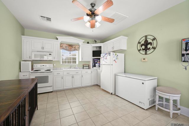 7129 Pelican Crossing Dr, Gonzales, LA 70737