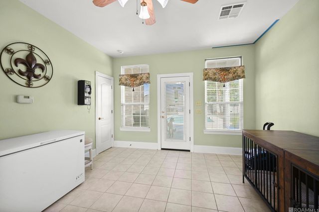 7129 Pelican Crossing Dr, Gonzales, LA 70737