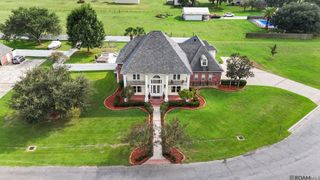 7129 Pelican Crossing Dr, Gonzales, LA 70737