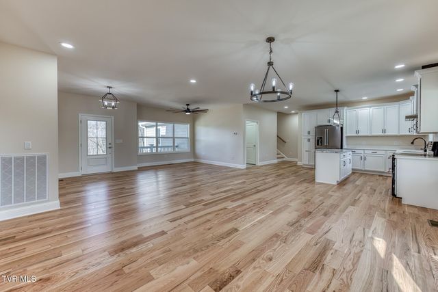 154 Creek Side Court, Bristol, TN 37620