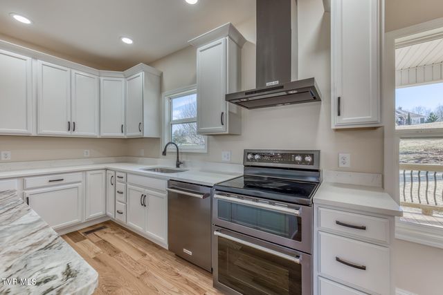 154 Creek Side Court, Bristol, TN 37620