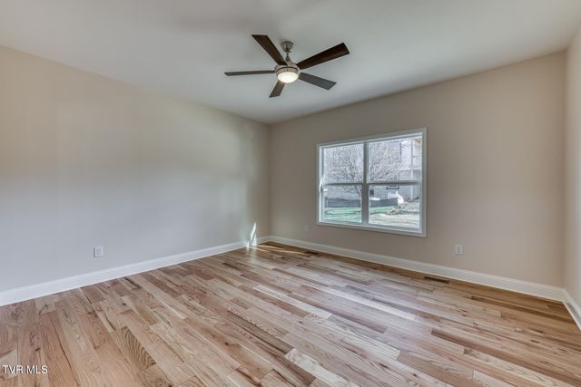 154 Creek Side Court, Bristol, TN 37620