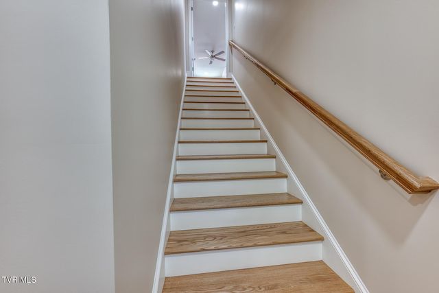 154 Creek Side Court, Bristol, TN 37620