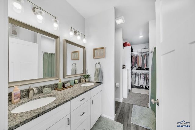 636 COPPERFIELD DR, Rapid City, SD 57703