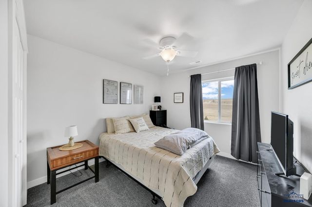 636 COPPERFIELD DR, Rapid City, SD 57703