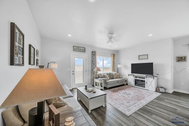 636 COPPERFIELD DR, Rapid City, SD 57703