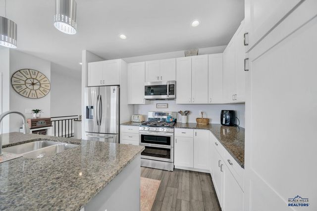 636 COPPERFIELD DR, Rapid City, SD 57703