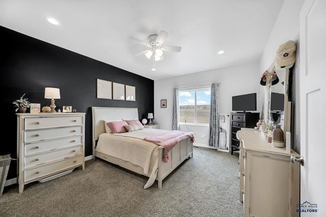 636 COPPERFIELD DR, Rapid City, SD 57703