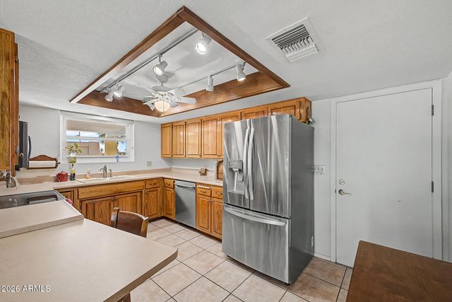 2205 N NICKLAUS Drive, Mesa, AZ 85215