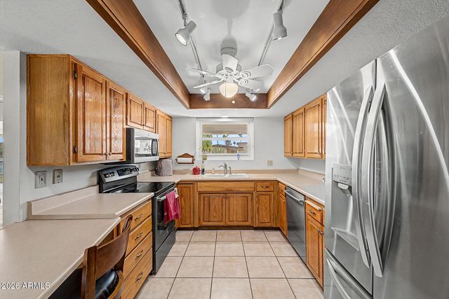 2205 N NICKLAUS Drive, Mesa, AZ 85215