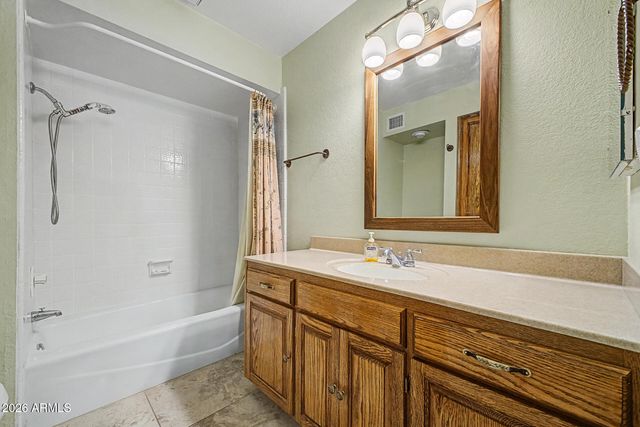 2205 N NICKLAUS Drive, Mesa, AZ 85215