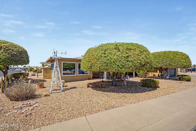 2205 N NICKLAUS Drive, Mesa, AZ 85215