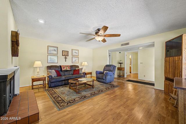 2205 N NICKLAUS Drive, Mesa, AZ 85215