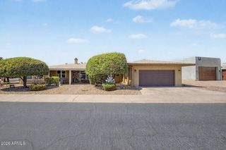 2205 N NICKLAUS Drive, Mesa, AZ 85215