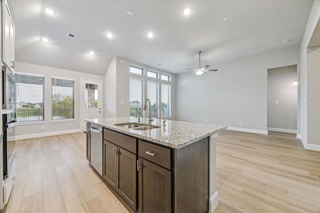527 Rita Blanca Drive, Webster, TX 77598