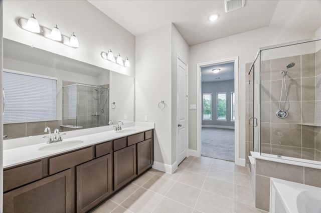 527 Rita Blanca Drive, Webster, TX 77598