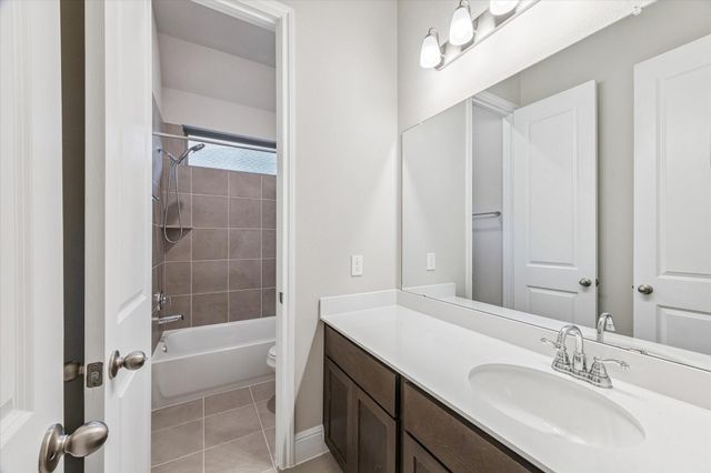 527 Rita Blanca Drive, Webster, TX 77598