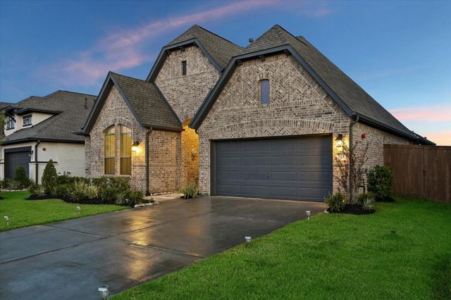 527 Rita Blanca Drive, Webster, TX 77598