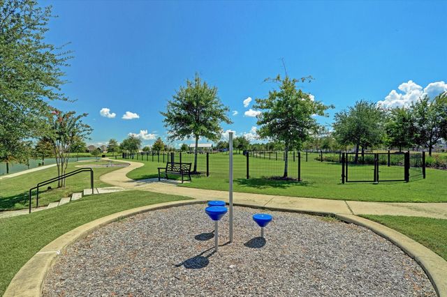 527 Rita Blanca Drive, Webster, TX 77598