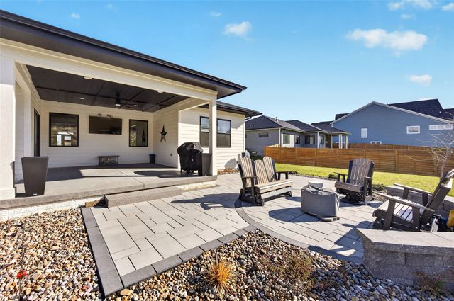 1928 Redbud Street, Norwalk, IA 50211