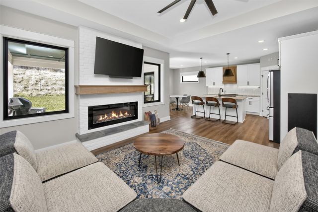 1928 Redbud Street, Norwalk, IA 50211