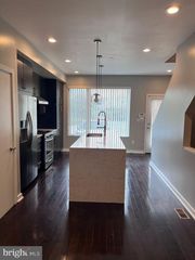 713 FAIRMOUNT AVE, Philadelphia, PA 19123