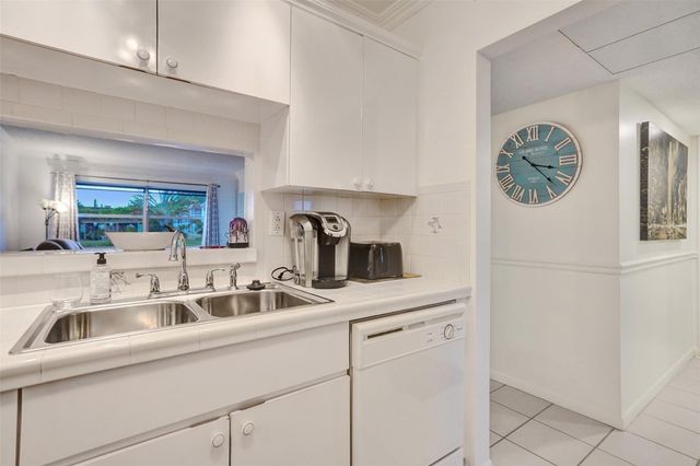 4706 NW 36th Street 409, Lauderdale Lakes, FL 33319