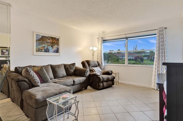 4706 NW 36th Street 409, Lauderdale Lakes, FL 33319