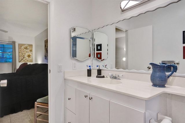 4706 NW 36th Street 409, Lauderdale Lakes, FL 33319