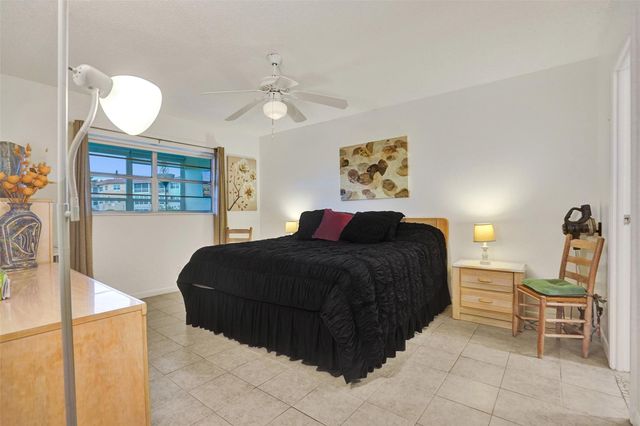 4706 NW 36th Street 409, Lauderdale Lakes, FL 33319