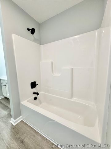 295 S 4th Street, Austin, IN 47102