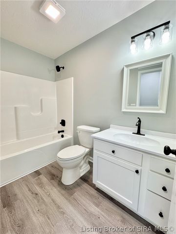 295 S 4th Street, Austin, IN 47102