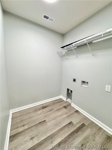 295 S 4th Street, Austin, IN 47102