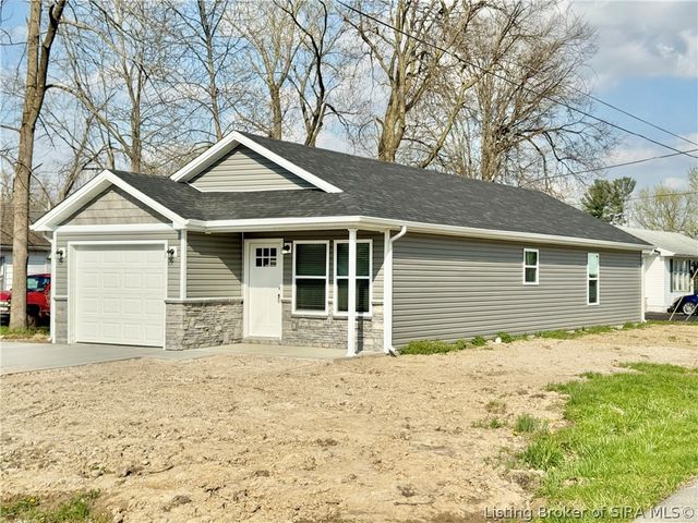 295 S 4th Street, Austin, IN 47102