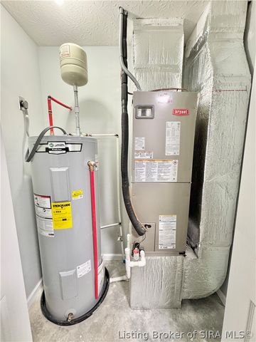 295 S 4th Street, Austin, IN 47102