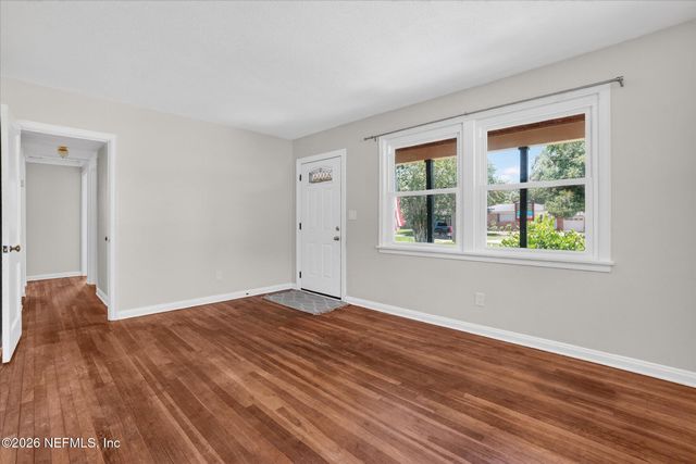 5503 LAKEWOOD Circle E, Jacksonville, FL 32207