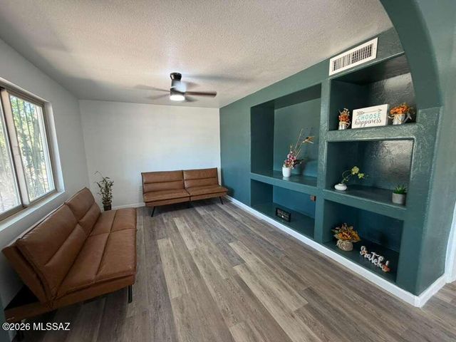 5017 S 11th Avenue, Tucson, AZ 85706
