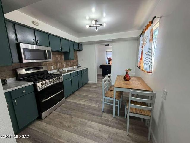 5017 S 11th Avenue, Tucson, AZ 85706