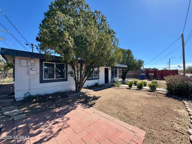 5017 S 11th Avenue, Tucson, AZ 85706