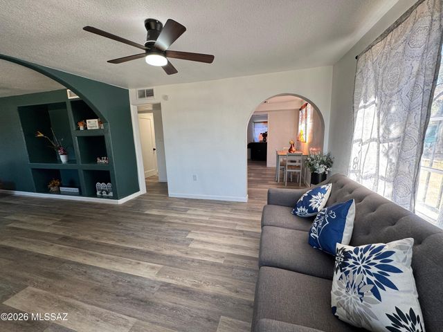 5017 S 11th Avenue, Tucson, AZ 85706