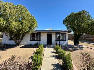 5017 S 11th Avenue, Tucson, AZ 85706