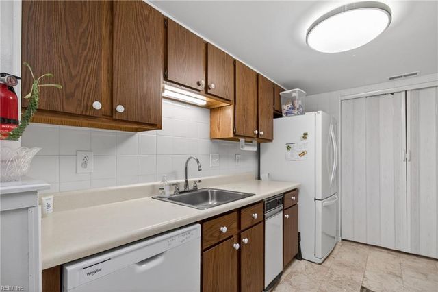 446 Abbotsleigh CT, Virginia Beach, VA 23452