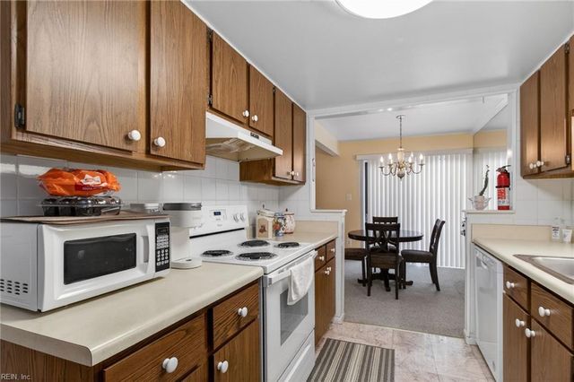 446 Abbotsleigh CT, Virginia Beach, VA 23452