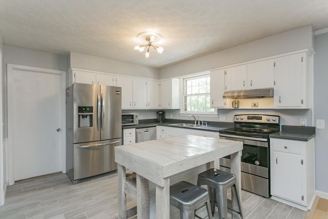105 Raindrop Ln, Hendersonville, TN 37075
