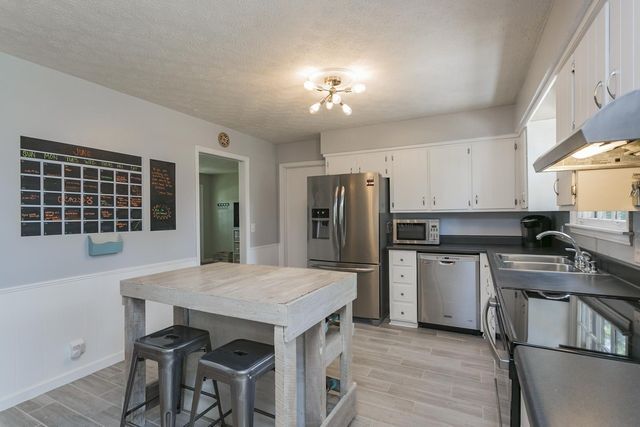 105 Raindrop Ln, Hendersonville, TN 37075