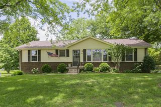 105 Raindrop Ln, Hendersonville, TN 37075